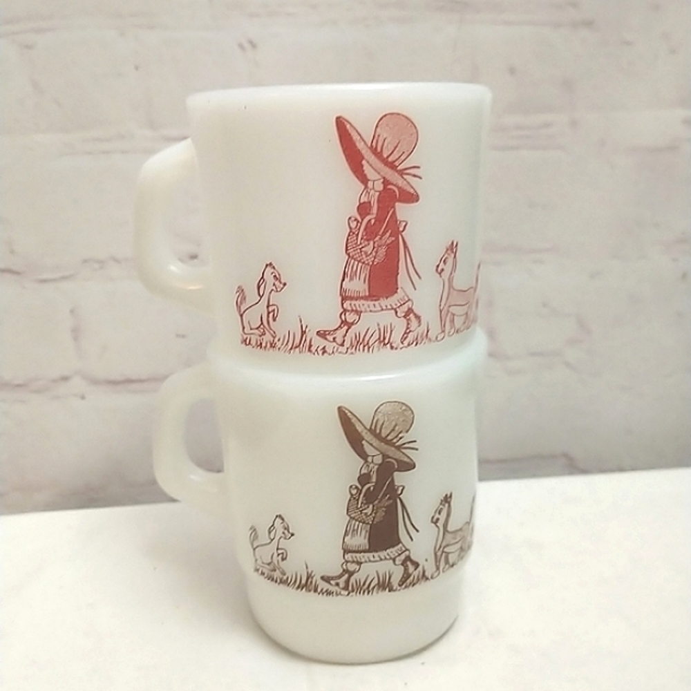 VTG Termocrisa Milk Glass Holly Hobbie Walking Brown & Red Stacking Mugs